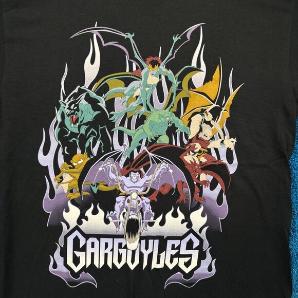 Disney Gargoyles Cartoon Cast Poster T-Shirt Size Medium - Picture 2 of 4